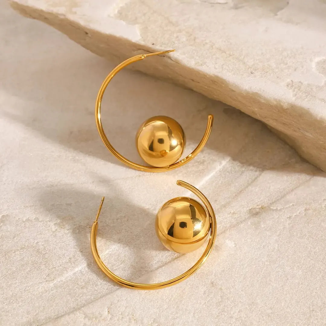 GOLDEN ORB CURVE EARRINGS