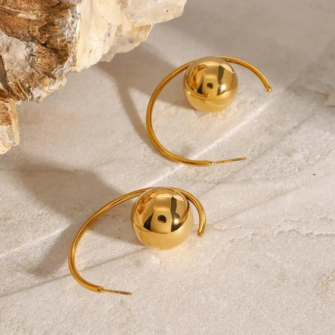 GOLDEN ORB CURVE EARRINGS