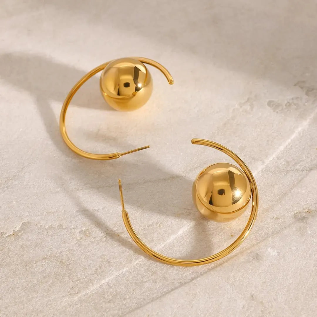 GOLDEN ORB CURVE EARRINGS