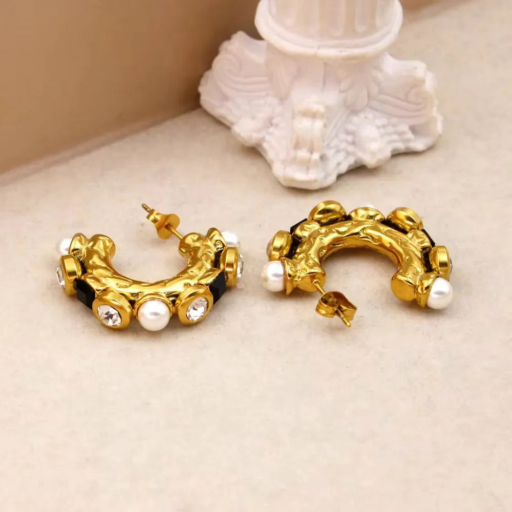 SCULPTED PEARL SEMI-HOOPS