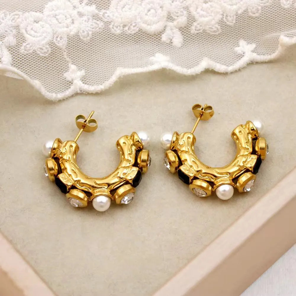 SCULPTED PEARL SEMI-HOOPS