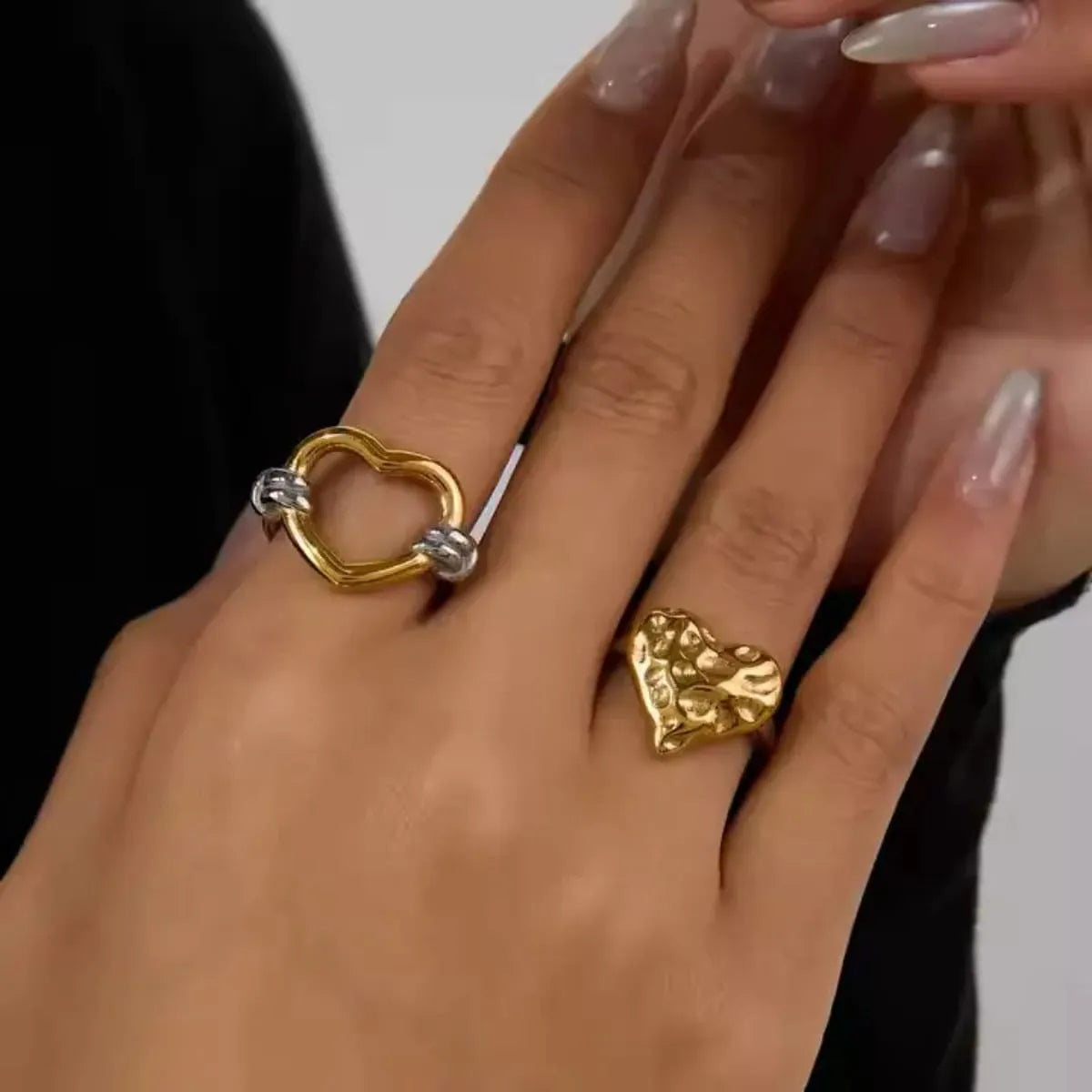 TWIST HEART RING