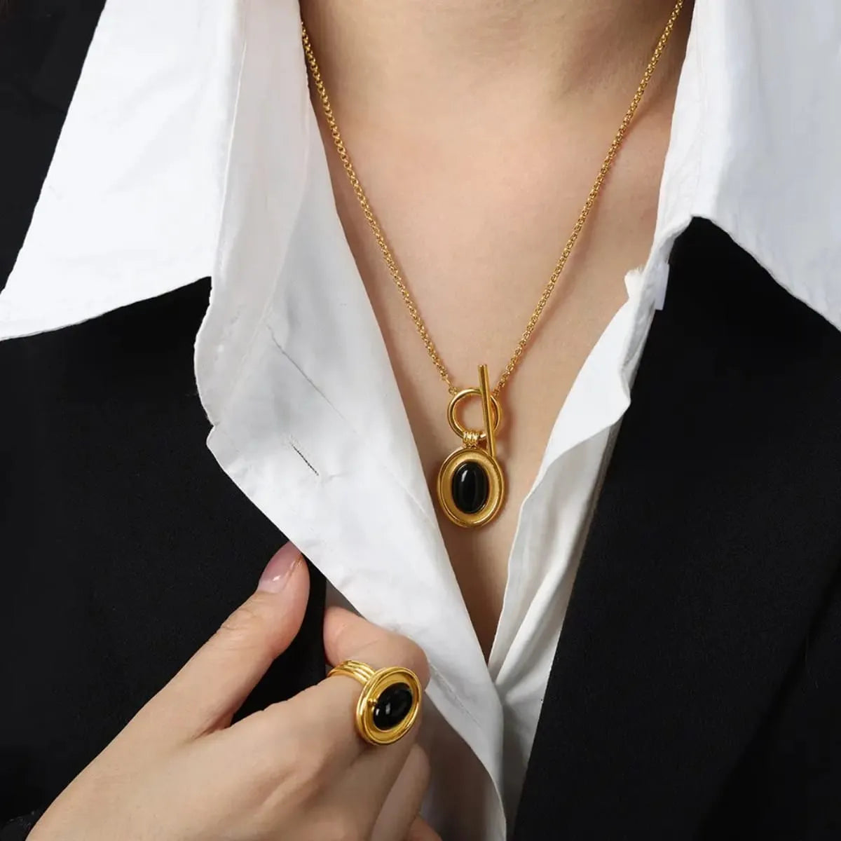 BLACK STONE NECKLACE