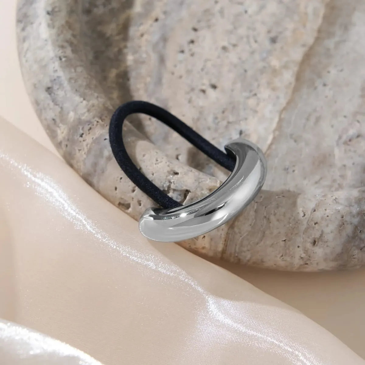 SILVER BUBBLE HAIR CUFF