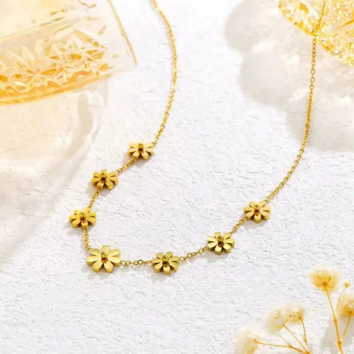 GOLDEN DAISY CHAIN NECKLACE
