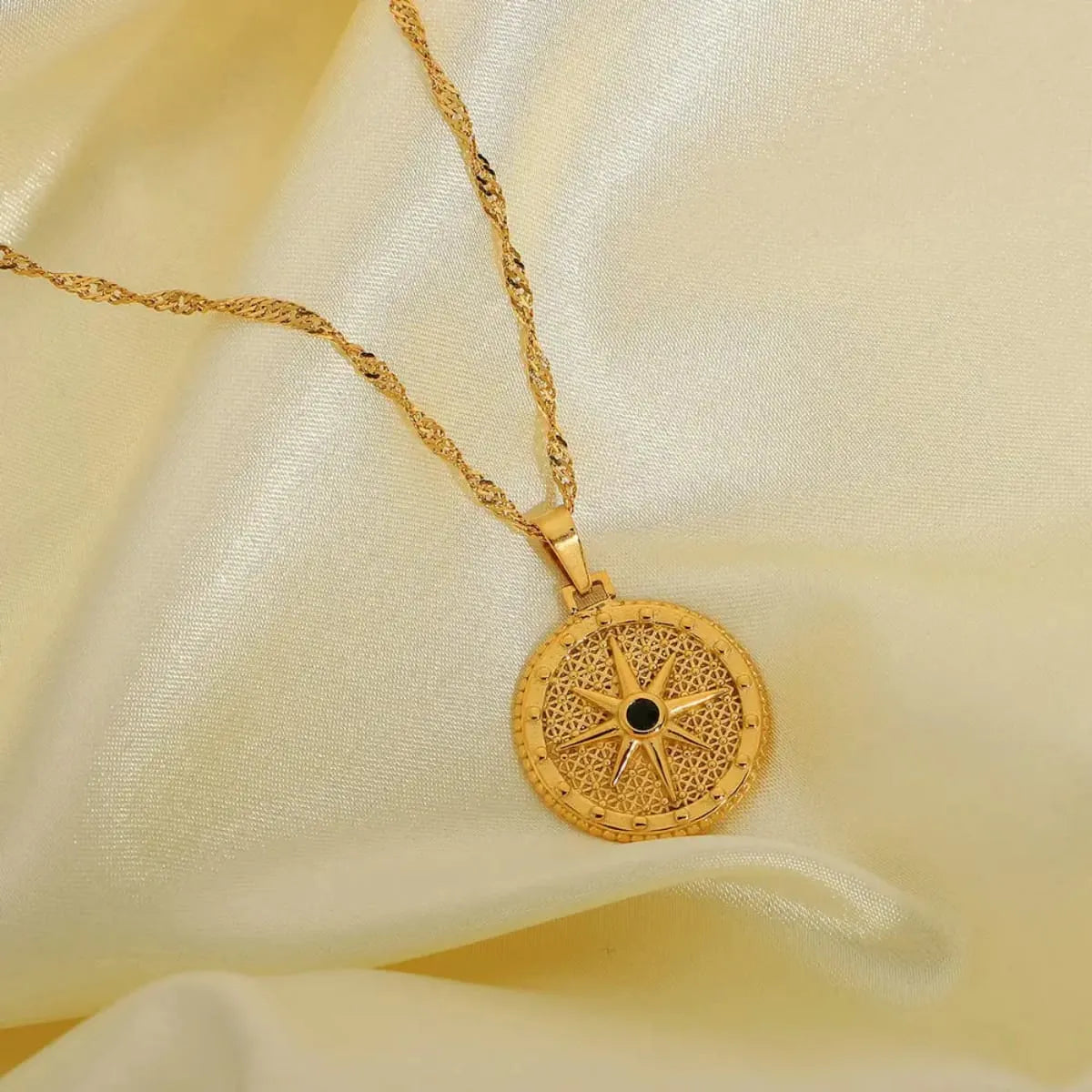 GOLDEN STAR PENDANT NECKLACE