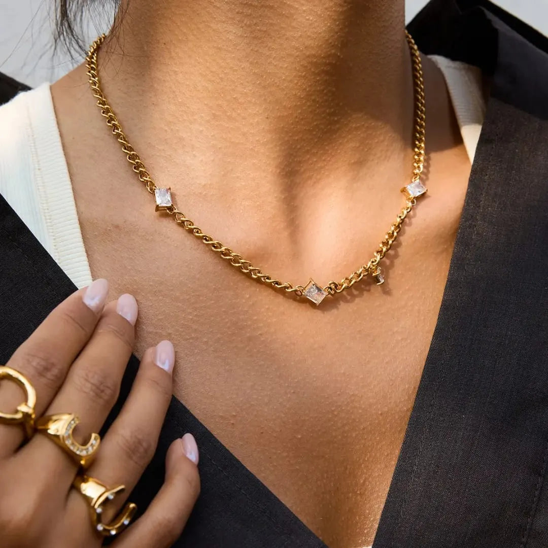 RADIANT CHAIN NECKLACE WITH ZIRCON ACCENTS