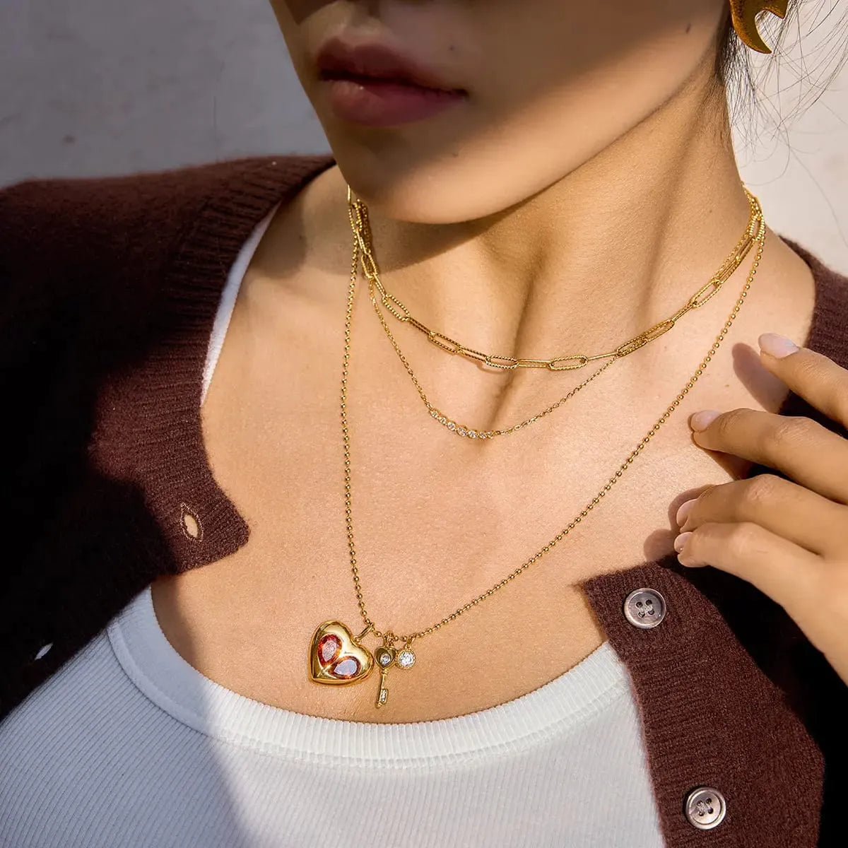 SCARLET LOCK NECKLACE