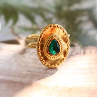 GREEN STONE RING