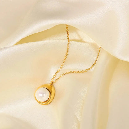 PEARL GLOW NECKLACE