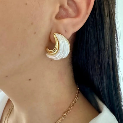 Luna Pearl Curve Earrings