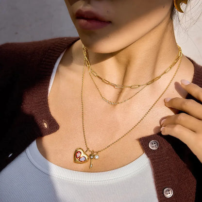 SCARLET LOCK NECKLACE