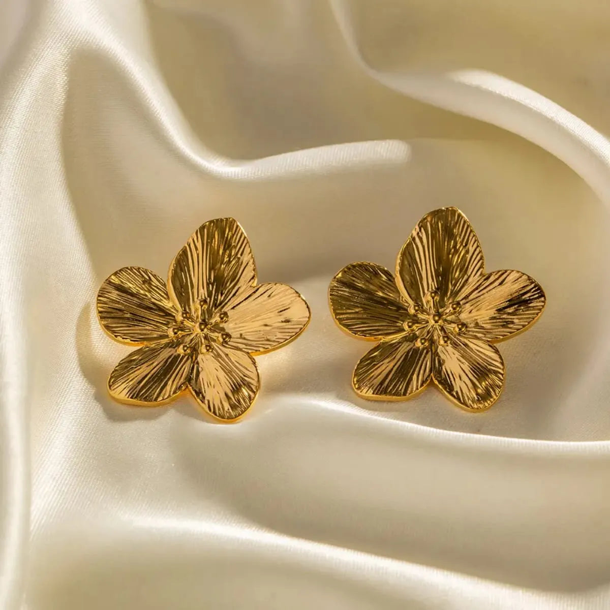 AURELIA BLOOM STUDS